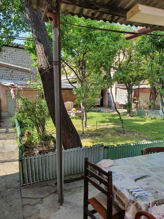 Продаётся дом, 4 комнаты + утеплённая веранда, участок 4 сотки.