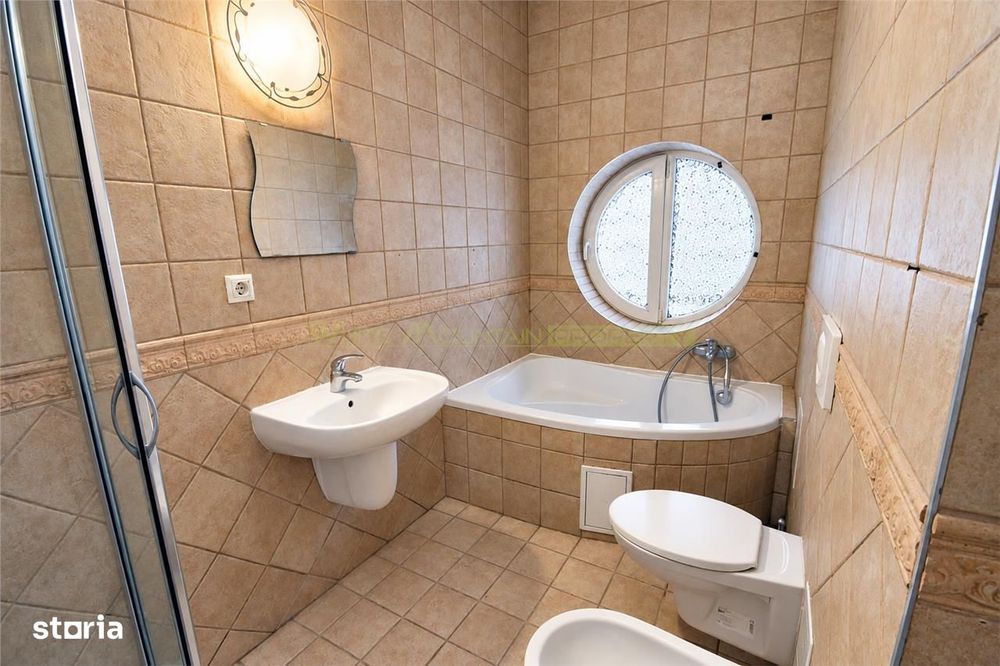 De vanzare - apartament 2 camere, Avantgarden 1
