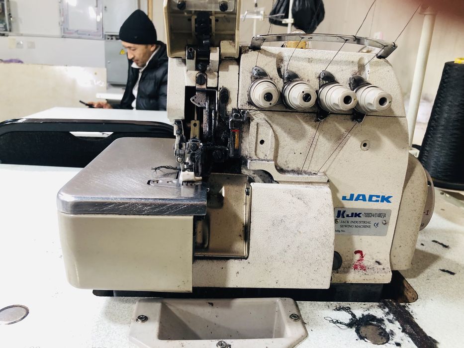 Jack tikuv mashinasi