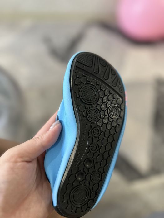 Продам аквашузы,чешки в бассейн