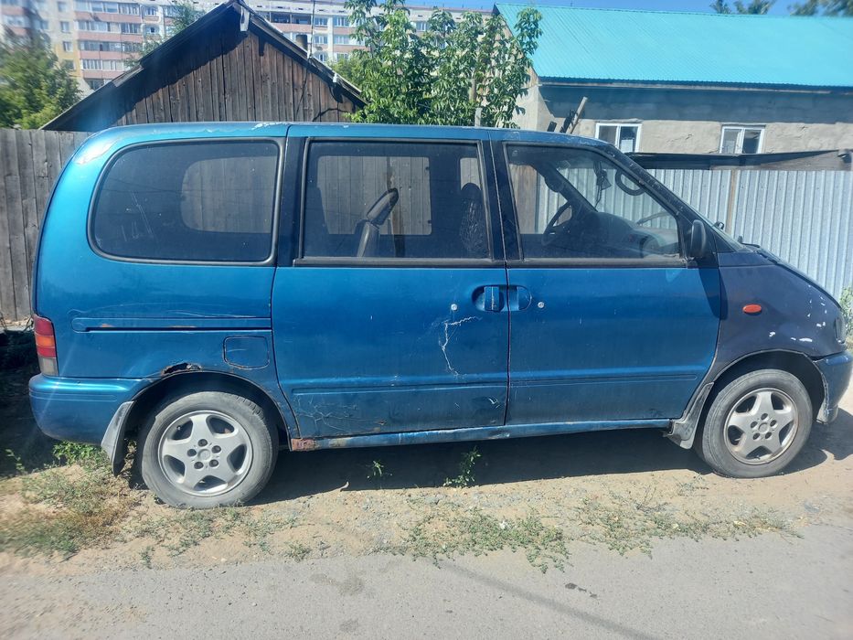 Продам автомобиль Ниссан Серена