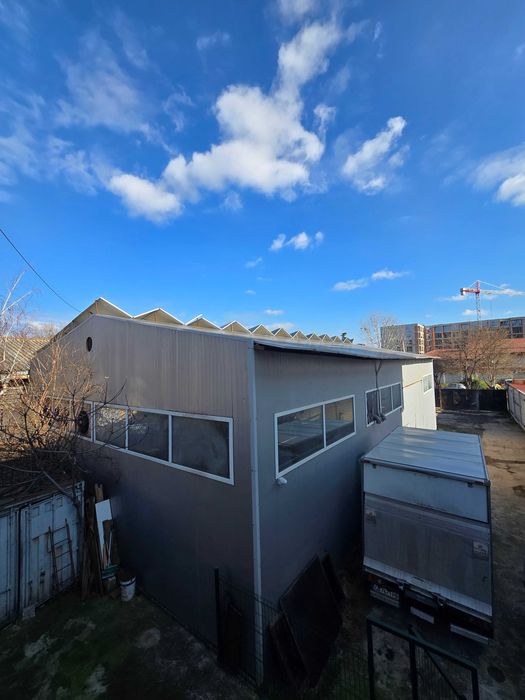 Дава се под наем Промишлена сграда в Варна, Колхозен пазар - 800 кв.м за 51 € - Снимка #1