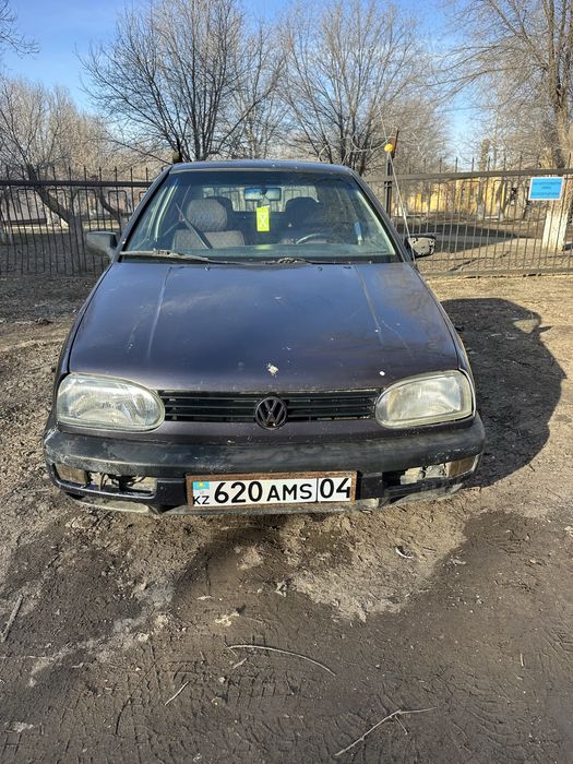 Голф 3  двигатель 1.8  газ отметка есть