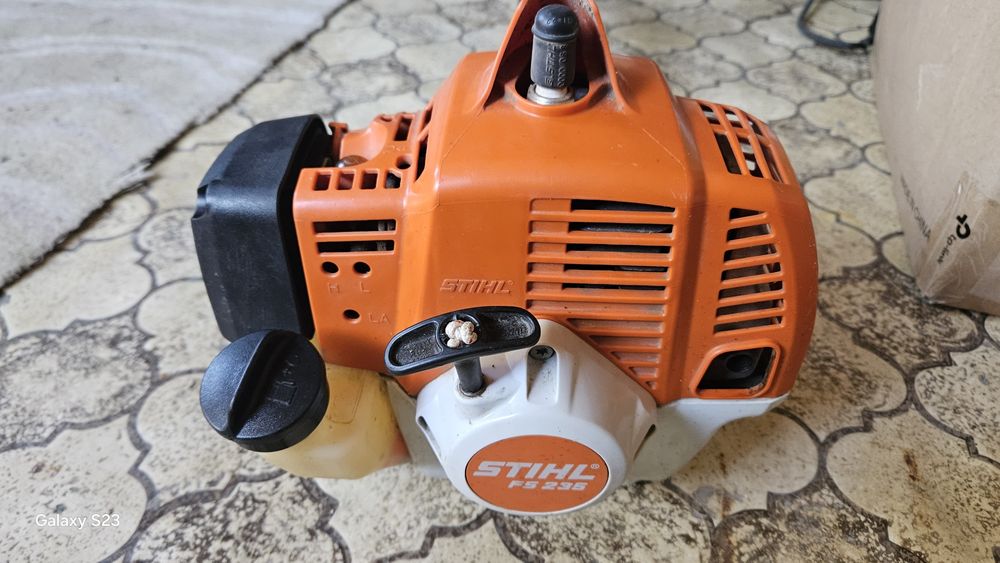 Motocoasa profesionala Stihl FS235