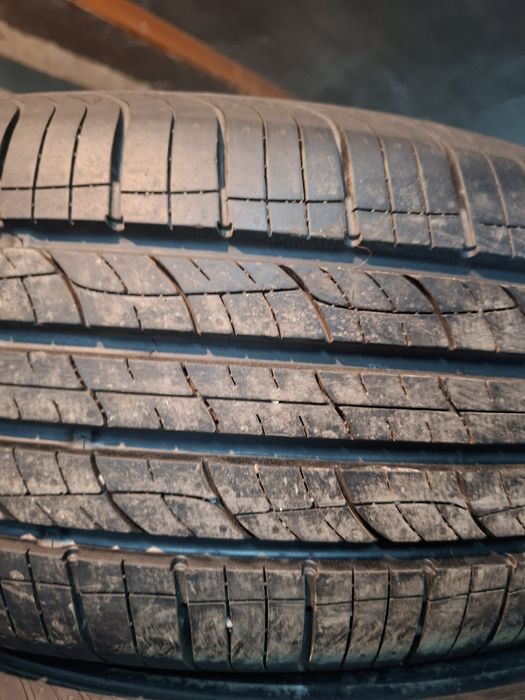Продам шины 235/65/18 гити