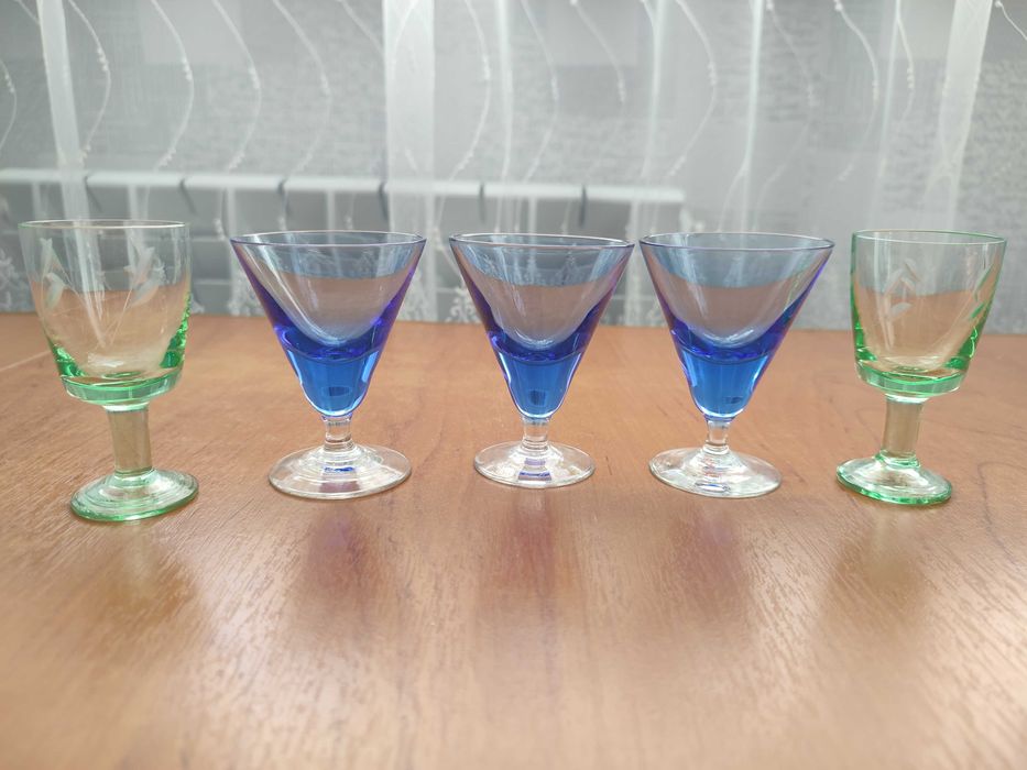 Рюмки ретро цветное стекло