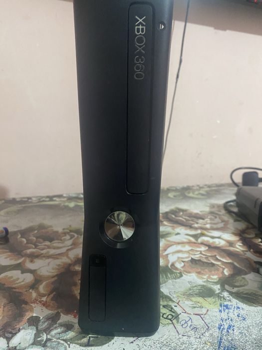 xboх 360 S 250 гигабайт.
