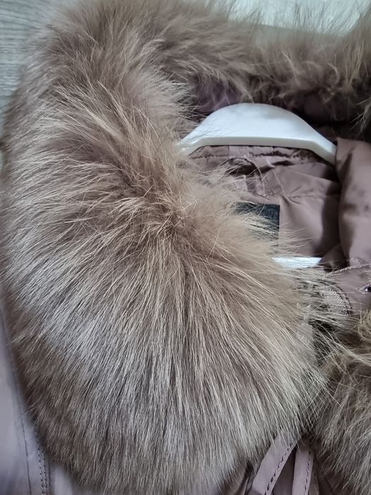 Продам зимнюю куртку (пуховик).