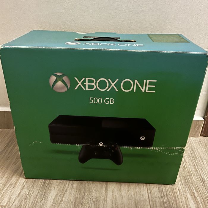 Xbox One 500GB - 2 manete