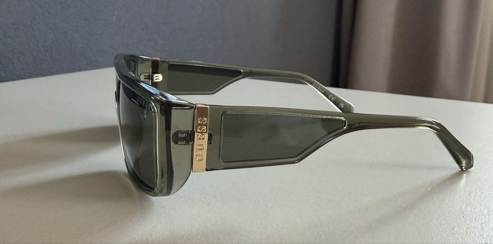 Ochelari GUESS..