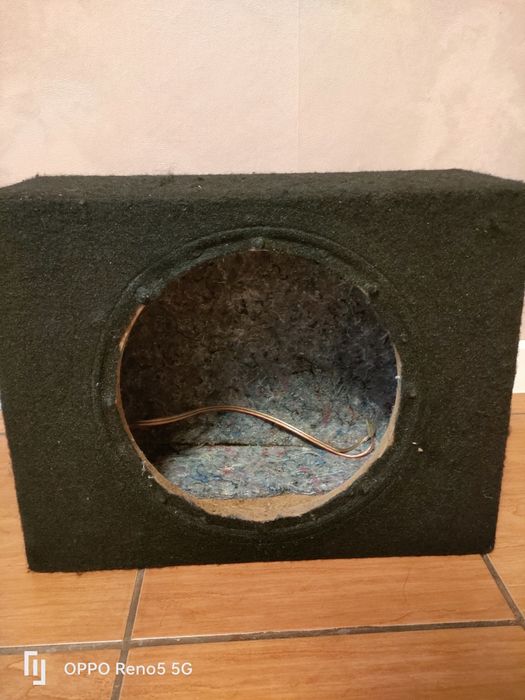 Vând incintă subwoofer