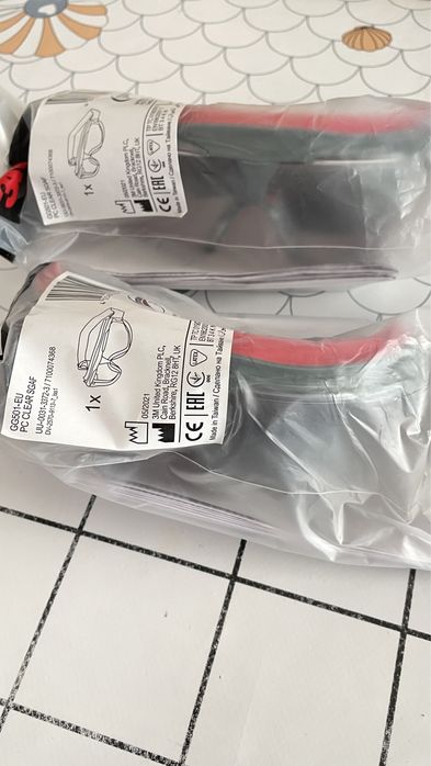 Очки прозрачные, плотноприлегающие