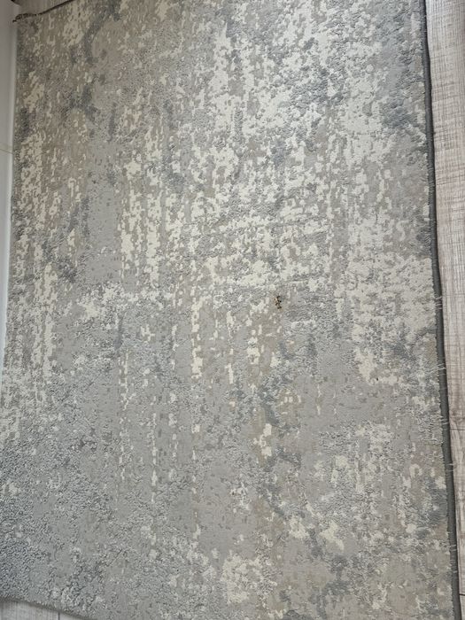 Продается ковер 3х3 не тонкий