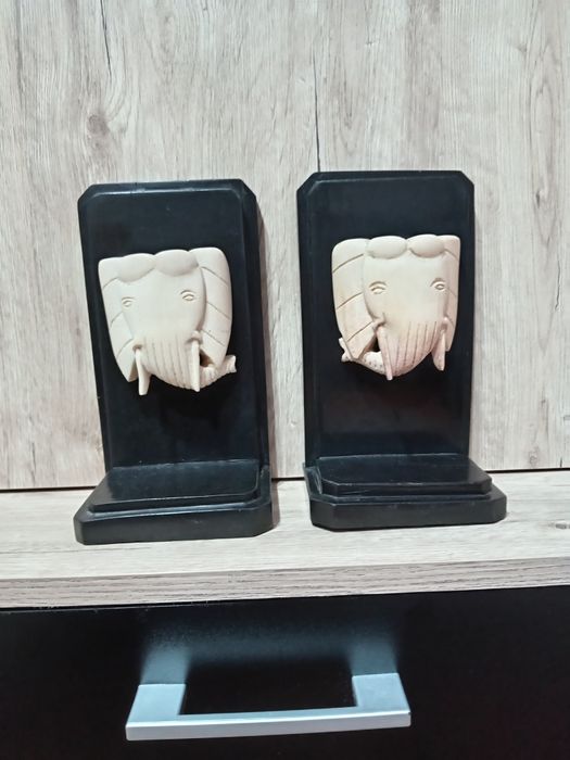 Ornament fildeș sculptat