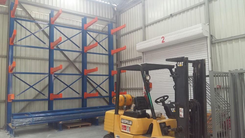 Дава се под наем Склад в с. Езерово, Област Варна - 2000 кв.м за 30.6 € - Снимка #1