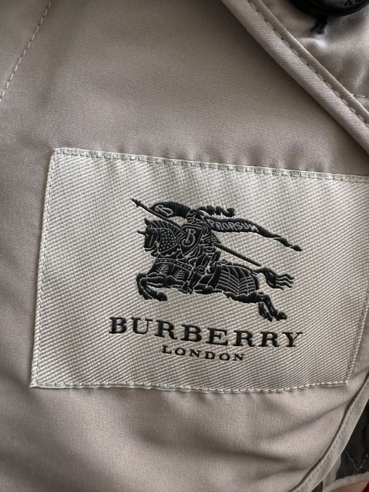 Geaca bej Burberry, stare impecabila, marimea IT 40
