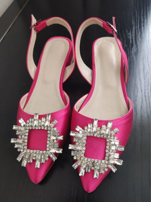 Обувки от сатен-цикламени