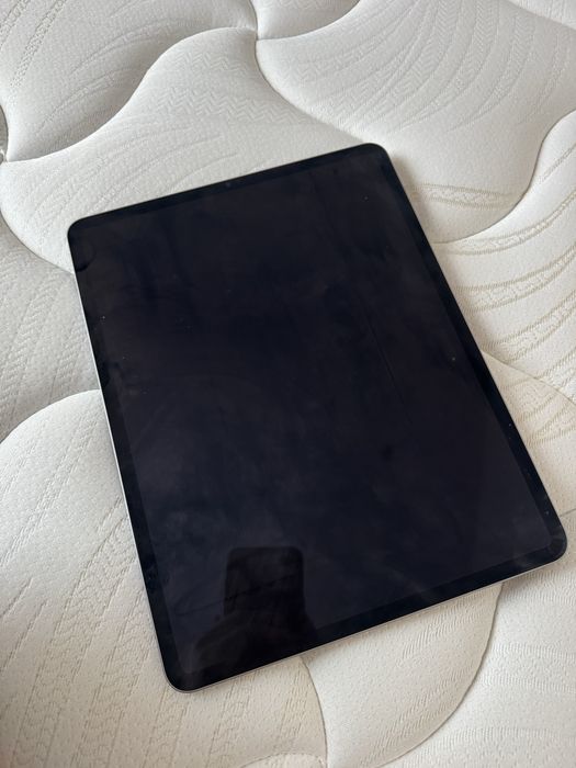 iPad Pro 12.9” M2 256 GB + Magic Keyboard + Apple Pencil 2