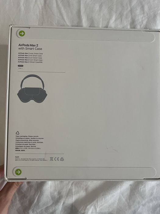 Selling Airpods Max 2 Violet