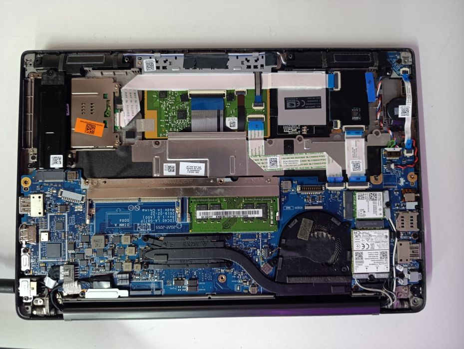 Laptop Dell 7400 Intel i5 8365u perfect funcțional