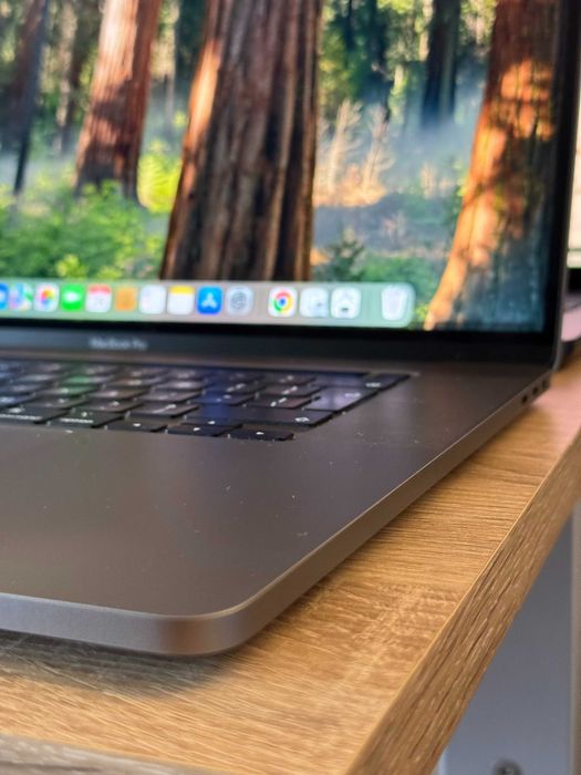 MacBook Pro 16” 2019 | i7 | 32GB RAM | 512GB SSD | Radeon Pro