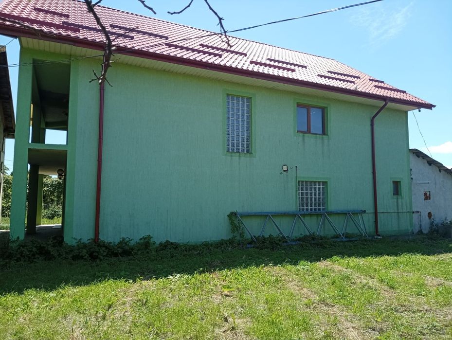De vanzare casa spatioasa