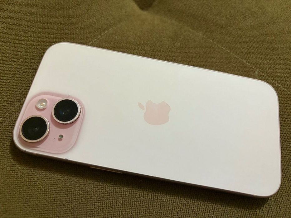 Продавам iphone 15