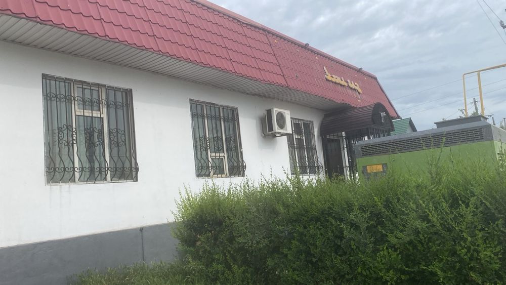 Дом с магазином в Бурундае