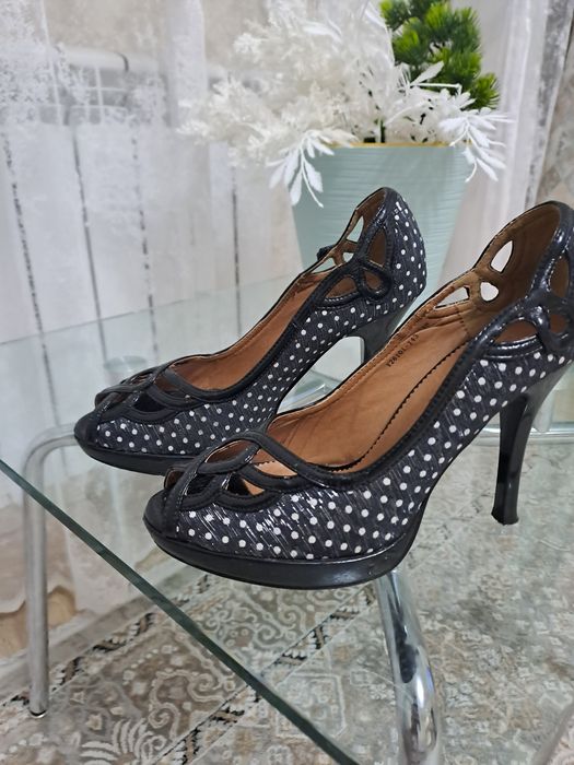 Туфли чёрные в белый горох
