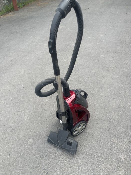 Полдаетс пылесос