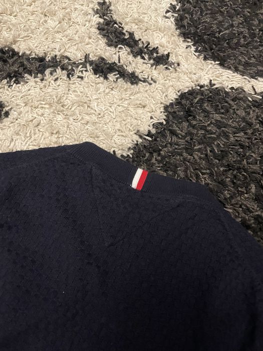 Чисто нов пуловер на Tommy hifiger