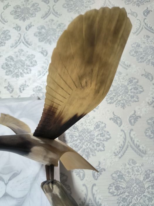 Статуэтка из рога Орёл с распахнутыми крыльями