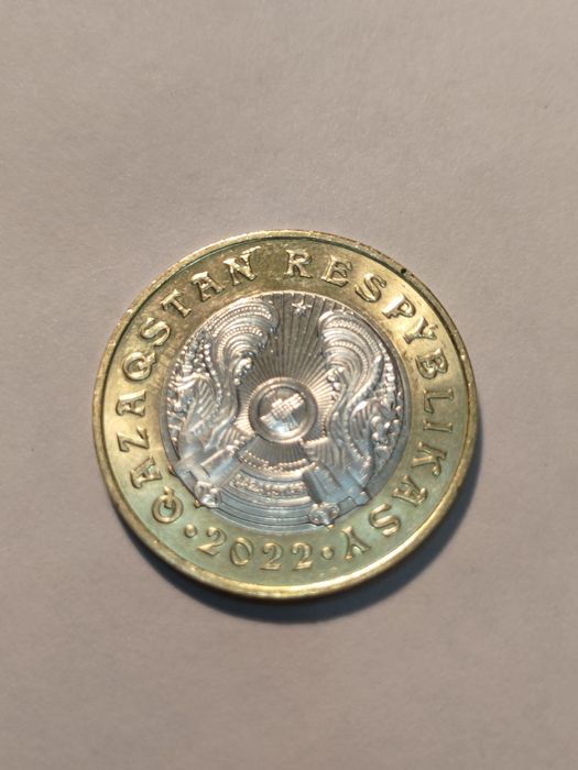 Монета 100 тенге