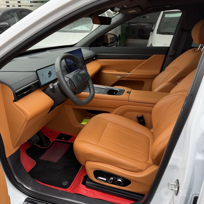 DoongFeng 008 Hybrid 2025