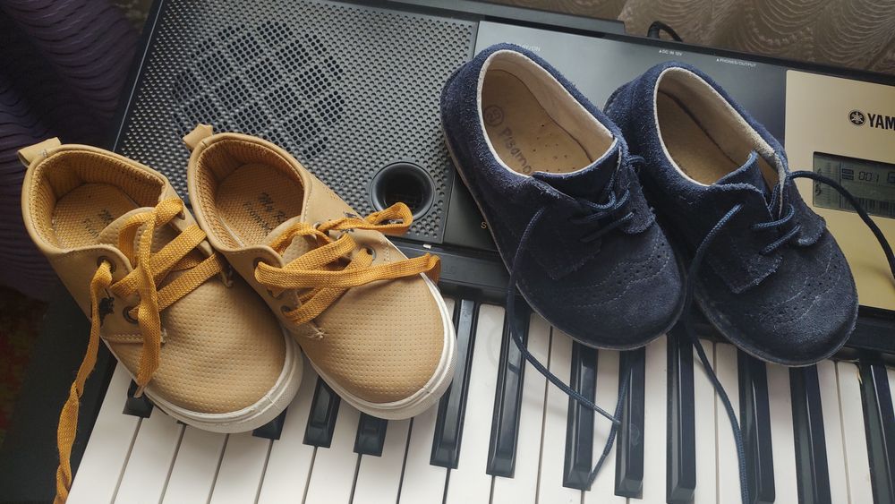 Vând pantofi mărimea 25