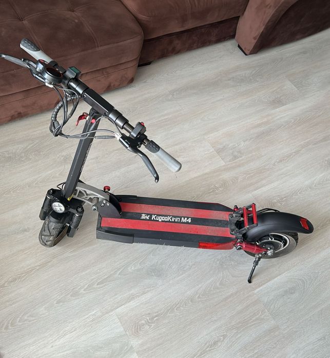 Продам самокат Kugoo
