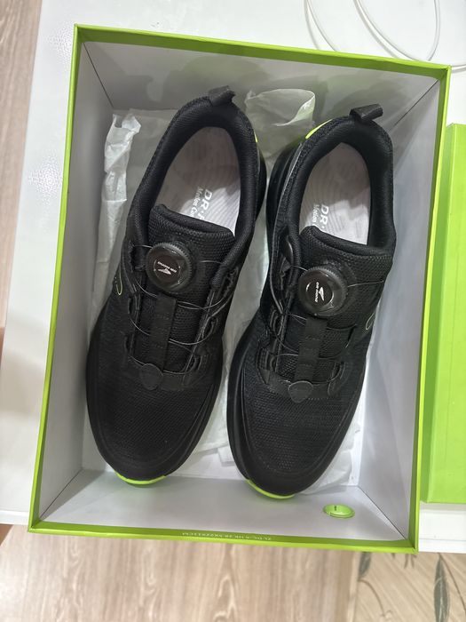 Кроссовки продам