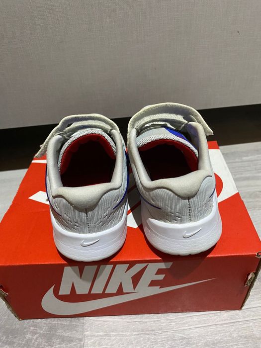 Adidași Nike și Săndăluțe Adidas