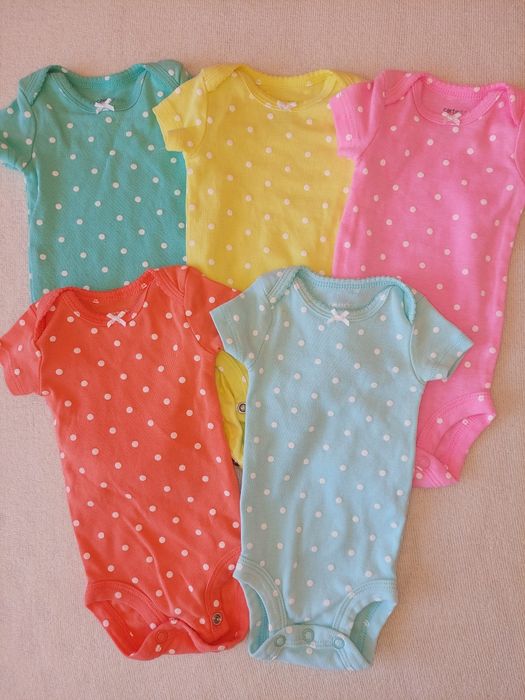 Сет бебешки бодита за новородено Carter's, роклички и комплект с клин