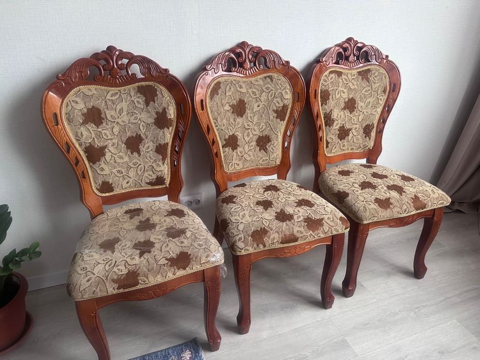 Продам стулья 3 штуки
