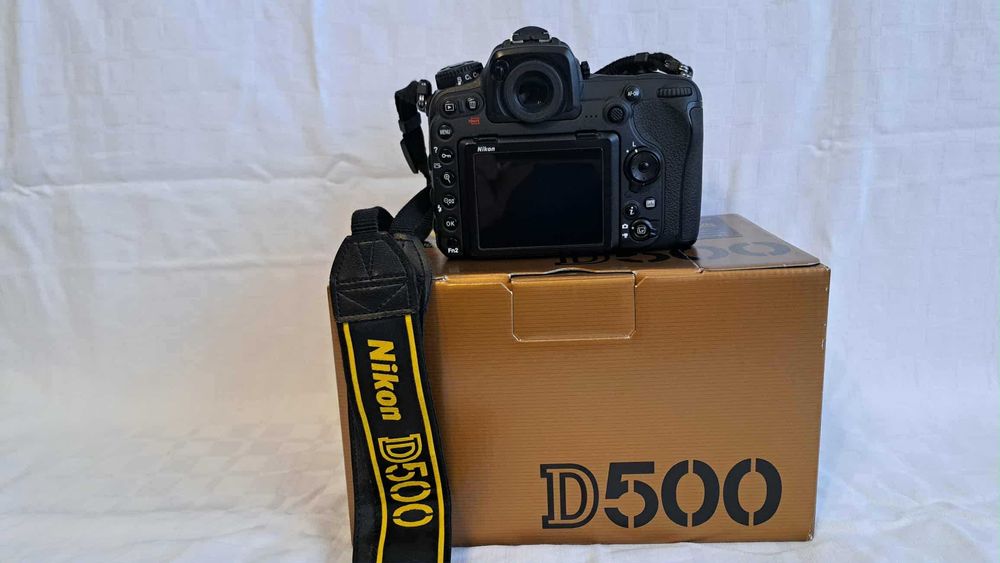 Aparat foto DSLR Nikon D 500+ obiectiv Nikon 16-80mm, f2.8-4