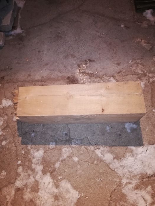 Брус деревянный.