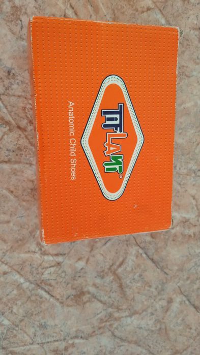 Продам демисезонные ботиночки 23