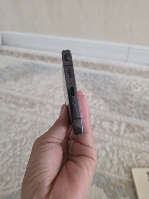 Самсунг с 23 ultra 512 gb 320000