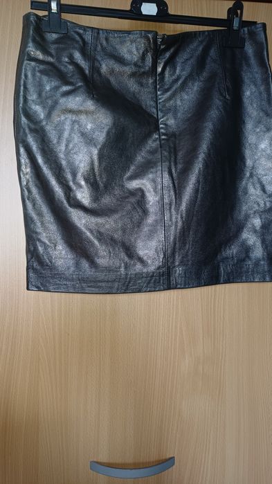 Сива пола естествена кожа  Gestuz нова 38 М