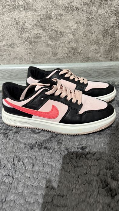 Продаю кросовки хорошие