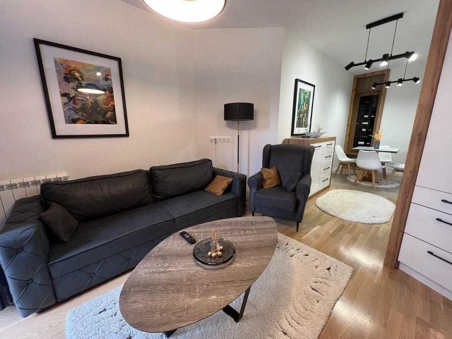 Двустаен апартамент под наемв кв.Център