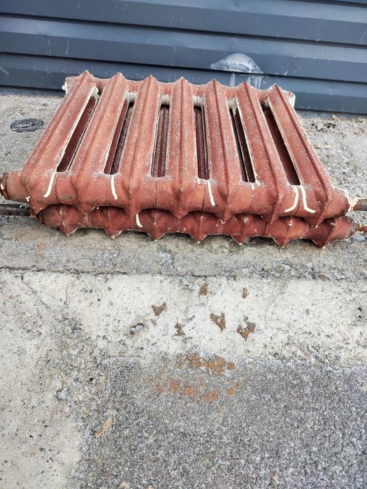 Батарея чугунная