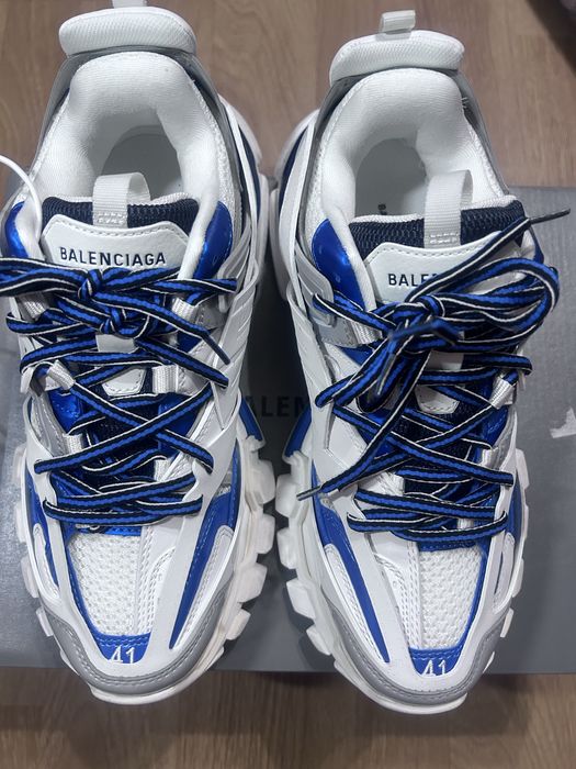 Balenciaga         .