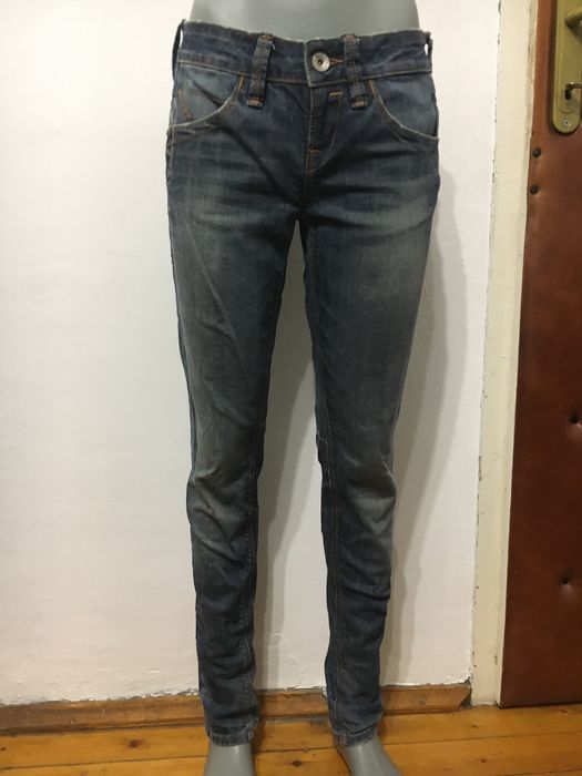 Дамски дънки р-р  М - 5 лв. за брой!